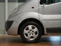 Używany Opel Vivaro S 114 KM (83 kW) 2012 Srebrny Minivan