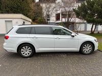 Gebraucht VW Passat 200 PS (147 kW) 2023 Weiß Kombi