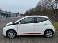 Gebraucht Toyota Aygo 69 PS (50 kW) 2015 Weiß Kleinwagen
