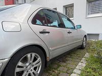 Usata Mercedes E280 204 CV (150 kW) 2000 Argento Berlina