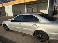 Gebraucht Mercedes E220 Elegance 150 PS (110 kW) 2002 Silber Limousine