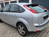 Gebraucht Ford Focus Ghia 116 PS (85 kW) 2006 Silber Limousine