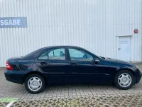 Gebraucht Mercedes C180 129 PS (94 kW) 2001 Blau Limousine