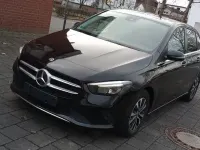 Gebraucht Mercedes B200 163 PS (119 kW) 2019 Schwarz Kleinwagen