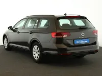 Gebraucht VW Passat 122 PS (89 kW) 2023 Mangangrau metallic Kombi