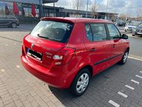 Gebraucht Skoda Fabia 60 PS (44 kW) 2012 Rot Kleinwagen