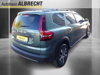 Neu Dacia Jogger Expression 110 PS (80 kW) 2025 Zedergrün Van / Kleinbus