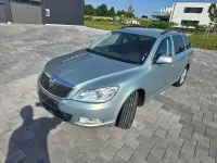 Gebraucht Skoda Octavia Elegance 140 PS (102 kW) 2012 Arcticgr}n metallic Kombi