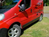 Gebraucht Renault Trafic 90 PS (66 kW) 2010 Rot Van / Kleinbus
