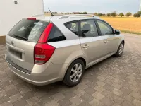 Gebraucht Kia Ceed 90 PS (66 kW) 2011 Silber Kleinwagen
