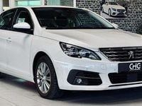 Gebraucht Peugeot 308 Allure 131 PS (96 kW) 2018 Weiß Limousine