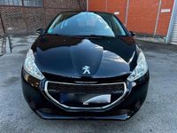 Gebraucht Peugeot 208 Active 95 PS (69 kW) 2012 Schwarz Kleinwagen