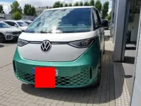 Gebraucht VW ID. Buzz Pro 150 kW (204 PS) 2023 96 candyweiß/bay leaf green m Van / Kleinbus