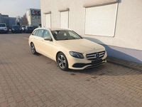 Gebraucht Mercedes E200 150 PS (110 kW) 2018 Hellelfenbein  unilack Kombi