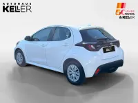 Gebraucht Toyota Yaris Basis 72 PS (52 kW) 2022 Schneeweiß Kleinwagen