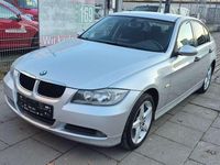 Gebraucht BMW 318 129 PS (94 kW) 2006 Titansilber metallic Limousine