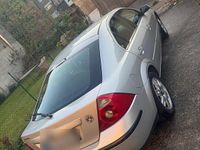 Usado Ford Mondeo Ghia 125 CV (91 kW) 2004 Plateado Berlina