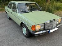 Gebraucht Mercedes 250 129 PS (94 kW) 1978 Grün Limousine