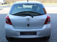 Gebraucht Toyota Yaris Cool 69 PS (50 kW) 2011 Silber Kleinwagen
