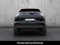 Second-hand Porsche Cayenne Platinum Edition 340 CP (250 kW) 2023 Negru SUV