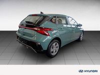 Gebraucht Hyundai i20 Select 101 PS (74 kW) 2025 Mangrove green Kleinwagen