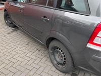Gebraucht Opel Zafira 115 PS (84 kW) 2009 Grau Van / Kleinbus