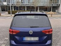 Gebraucht VW Touran Comfortline 150 PS (110 kW) 2019 Blau Van / Kleinbus