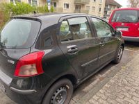 gebraucht Toyota Yaris schwarz