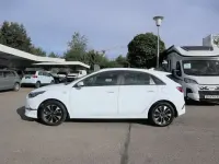 Używany Kia Ceed 140 KM (102 kW) 2025 Biały Hatchback