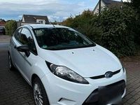 Gebraucht Ford Fiesta 61 PS (44 kW) 2005 Weiß Kleinwagen