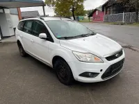 Gebraucht Ford Focus 109 PS (80 kW) 2010 Weiß Kombi