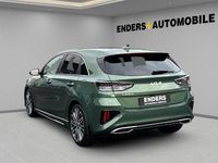 Neu Kia Ceed GT GT-Line 140 PS (102 kW) 2025 Exg) experience green m (gruen Limousine