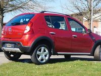 Gebraucht Dacia Sandero Stepway 88 PS (64 kW) 2012 Rot SUV