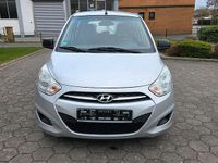 Gebraucht Hyundai i10 68 PS (50 kW) 2011 Silber Kleinwagen