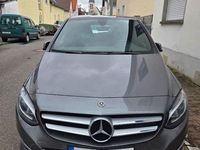 Gebraucht Mercedes B180 Edition 122 PS (89 kW) 2017 Silber Van / Kleinbus