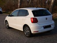 Second-hand VW Polo Sound 75 CP (55 kW) 2017 Alb Berlinǎ