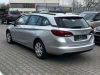 Gebraucht Opel Astra Edition 136 PS (100 kW) 2018 Silber Kombi
