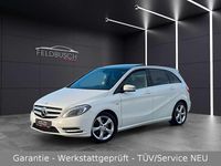 Gebraucht Mercedes B180 122 PS (89 kW) 2012 Weiß Van / Kleinbus