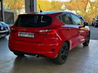 Gebraucht Ford Fiesta 101 PS (74 kW) 2018 Rot Kleinwagen