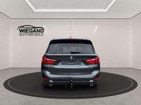 Gebraucht BMW 220 Sport Line 190 PS (139 kW) 2022 Mineralgrau metallic Van / Kleinbus