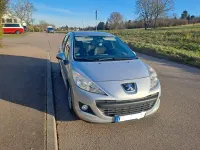 Gebraucht Peugeot 207 90 PS (66 kW) 2011 Silber Limousine
