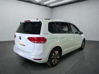 Gebraucht VW Touran 150 PS (110 kW) 2025 Weiß Van / Kleinbus