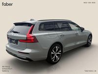 Neu Volvo V60 Plus 197 PS (144 kW) 2025 Grau Kombi