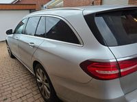 Gebraucht Mercedes E220 194 PS (142 kW) 2019 Silber Kombi