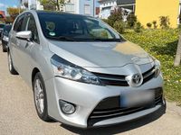 Second-hand Toyota Verso 111 CP (81 kW) 2014 Argintiu Monovolum