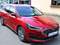Neu Ford Focus Titanium 155 PS (114 kW) 2025 Fantastic red Kombi