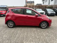 Gebraucht Hyundai i10 Edition 87 PS (63 kW) 2015 Red passion / mic Kleinwagen