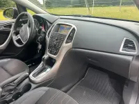 Gebraucht Opel Astra Edition 179 PS (131 kW) 2012 Schwarz Kombi