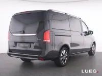 Gebraucht Mercedes V300 237 PS (174 kW) 2024 Grau Van / Kleinbus