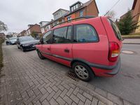 Gebraucht Opel Zafira Elegance 125 PS (91 kW) 2002 Rot Van / Kleinbus